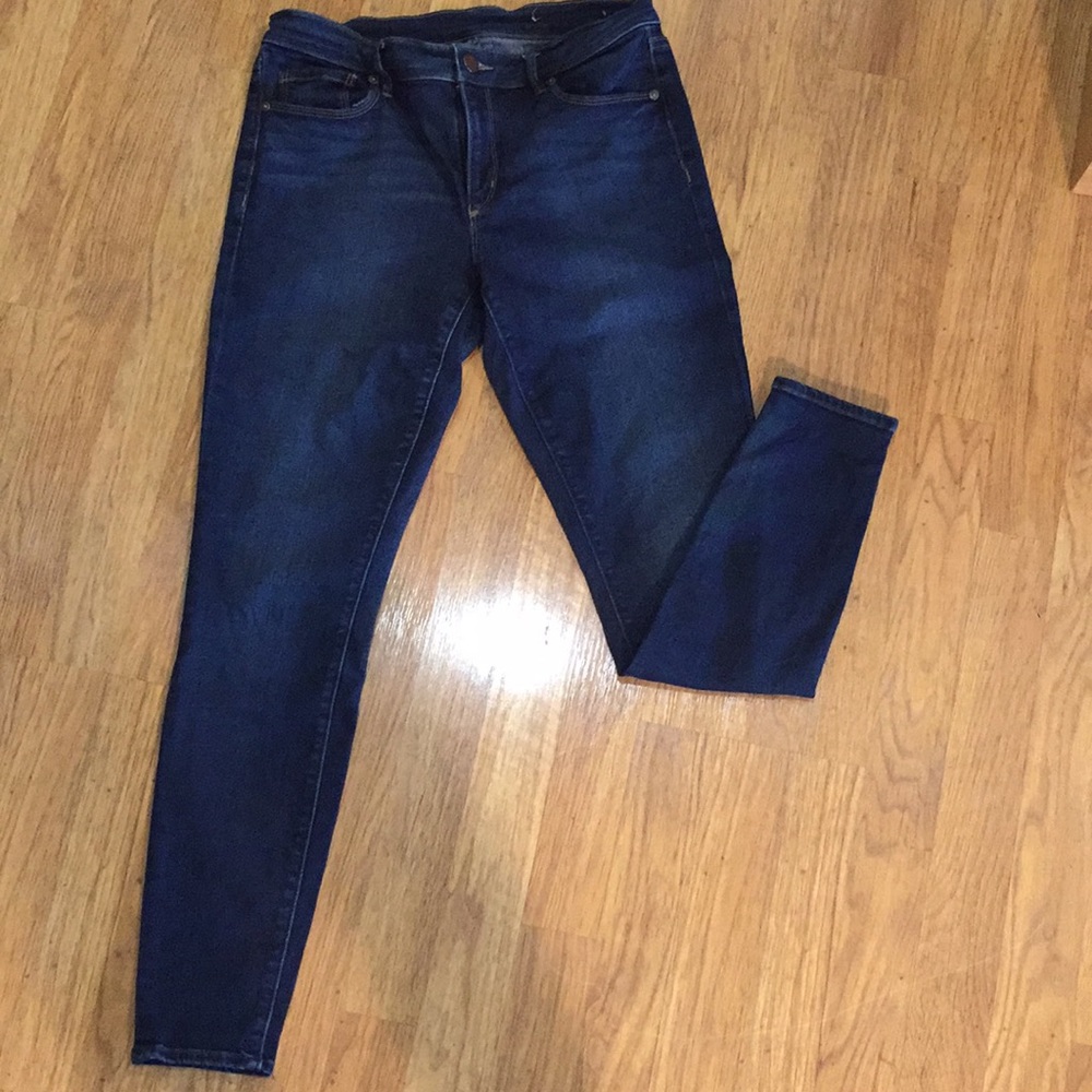 Women’s mid rise jeans